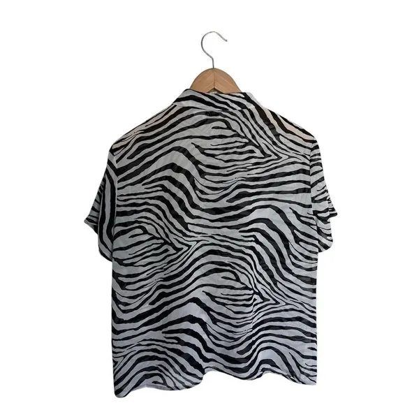 ✨Princess Polly Melissa Zebra Short Sleeve Sheer Button Up Sz 4 Shirt✨ - Image 6