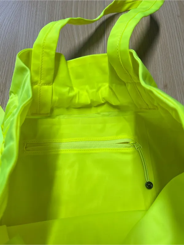 lululemon Easy As Sunday Tote 19L Highlight Yellow Neon NWT - Image 8