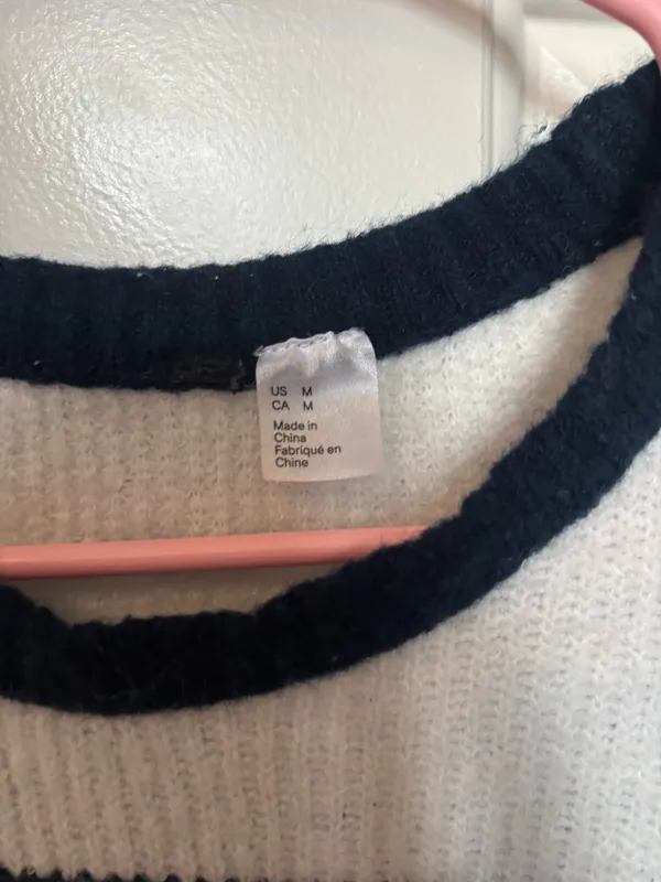 Charlotte Russe Sweater - Image 3