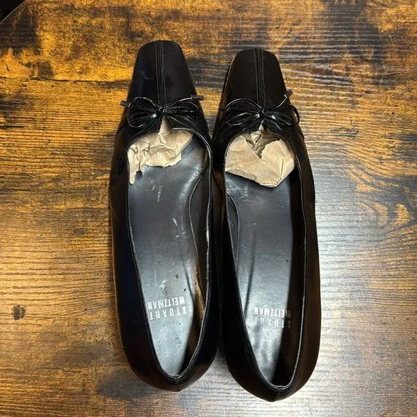 Stuart Weitzman Pointed Toe Low Heel Pumps Black Leather with Bow Accent size 8‎ - Image 4