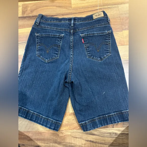 Levi's Classic Blue Denim Bermuda Shorts - Image 2