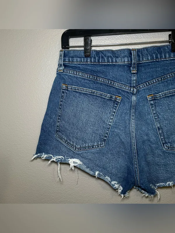 Abercrombie & Fitch The Mom High Rise Denim Shorts Women’s Size 30 / 10 - Image 5