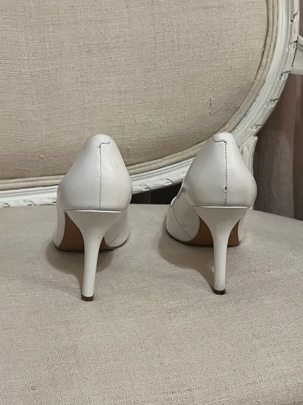 Nine West White Leather Martinar Pump - Image 3
