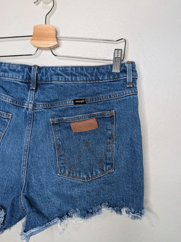 Wrangler Womens Cowboy Cutoff Denim Jean Shorts Size 32 Country Western - Image 4