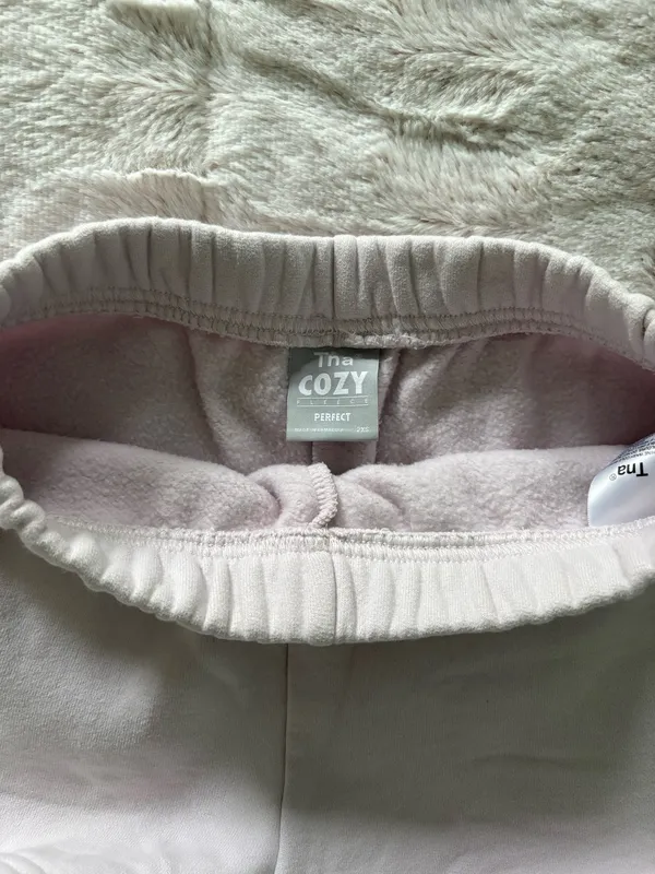 TNA Aritzia Shorts Cozy - Image 3