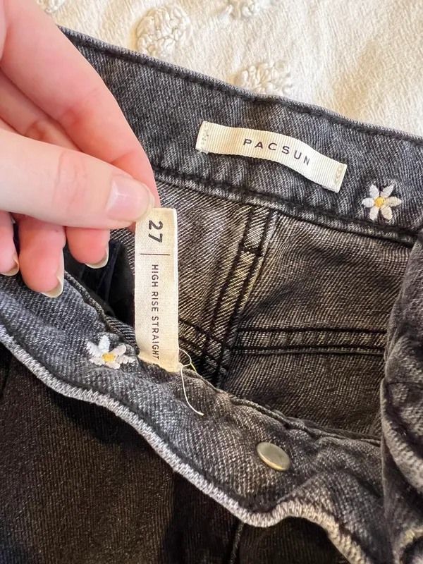 PacSun Black White Daisy Embroidered High Raise Straight Jeans - Image 5
