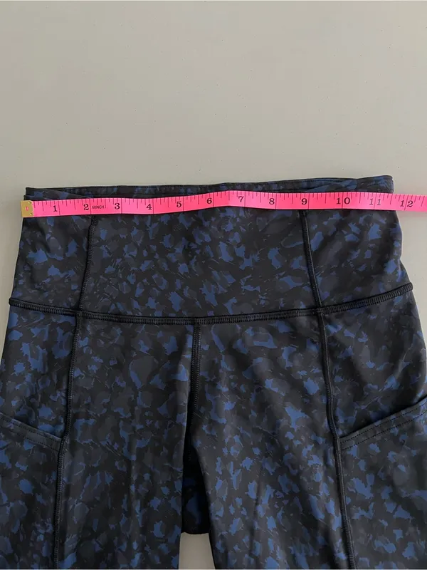 Lululemon Capri Leggings 23” Blue Cheetah Camo Cropped - Image 4
