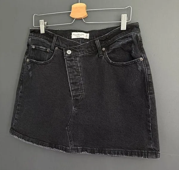 Abercrombie and Fitch High Rise The 90s Crossover Micro Mini Skirt Black Size 31 - Image 6