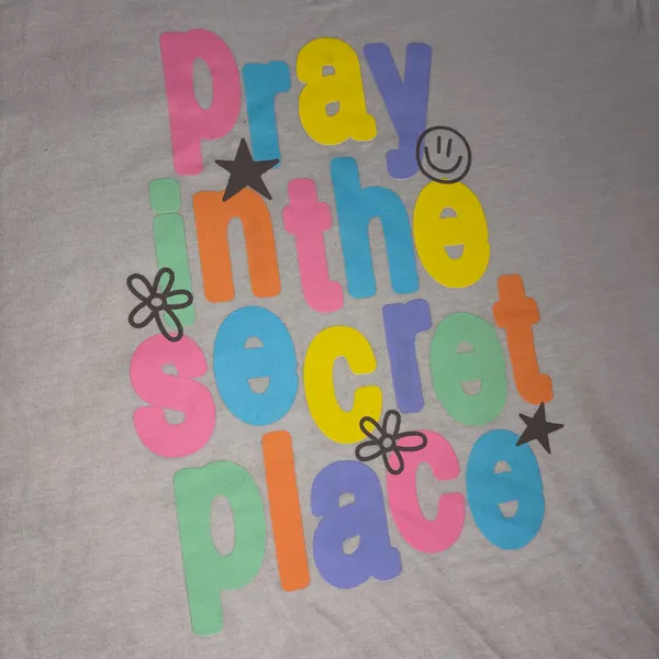 GLO Pray in the secret place size large tshirt - Image 2
