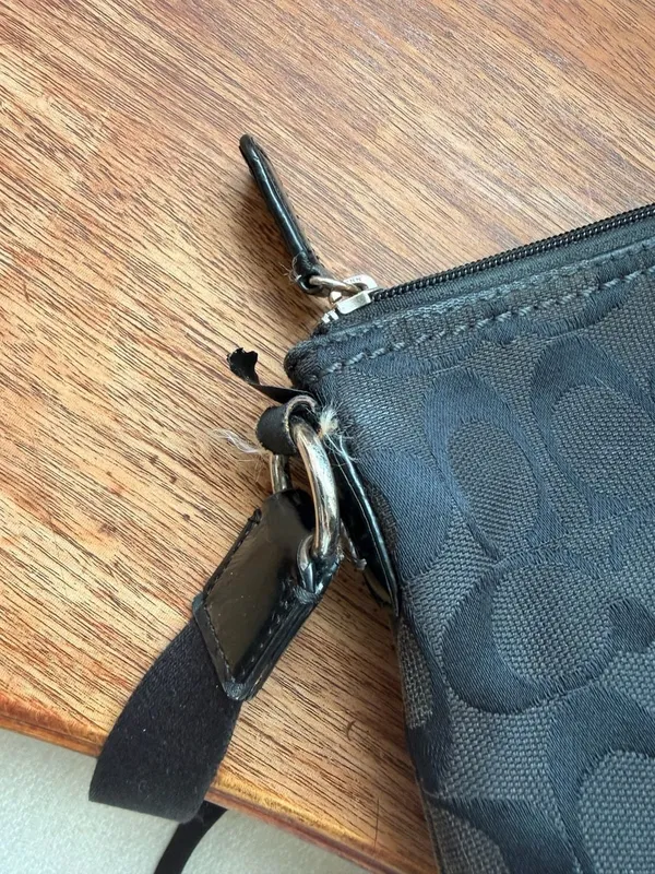 Coach Bag Signature C Crossbody Black Bag Silver Turnlock Adjustable Strap - Image 6