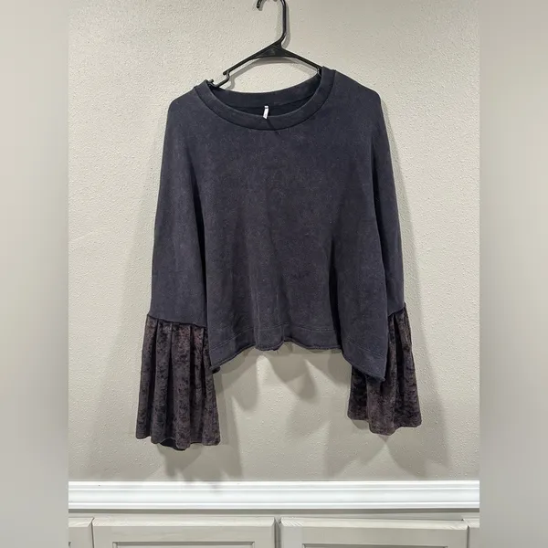 Free People Cozy Sweatshirt - Image 5