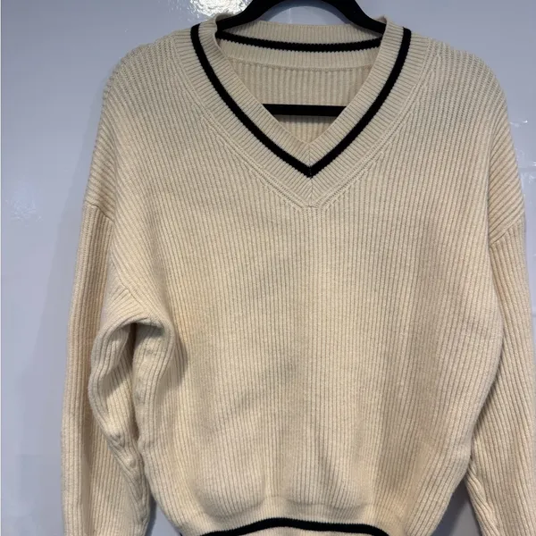 Classic‎ Cream Schoolgirl V-Neck Sweater - Image 2