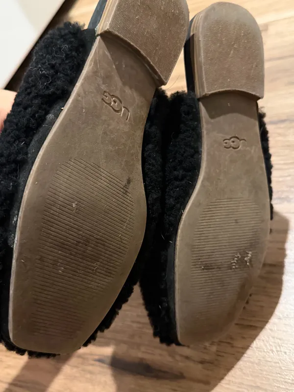UGG Janaya Cozy Mule – Women’s Black Sheepskin Slip‑On (Size 7.5 ) - Image 6