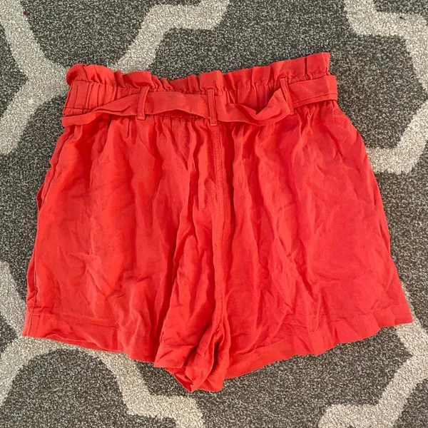 AMERICAN EAGLE PAPER BAG RED LINEN SHORTS - women’s large - Image 2
