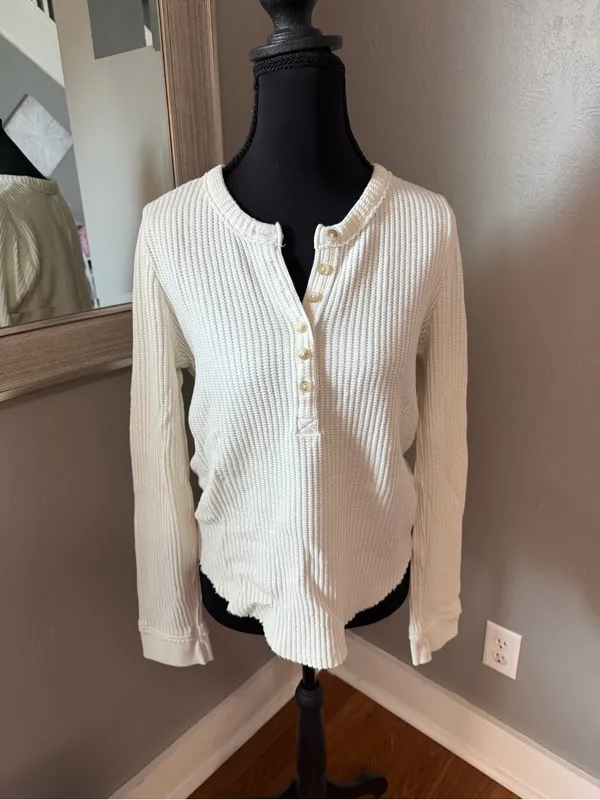 Faherty Legend Alpine Waffle Knit Henley Boho Soft Neutral Large. - Image 2