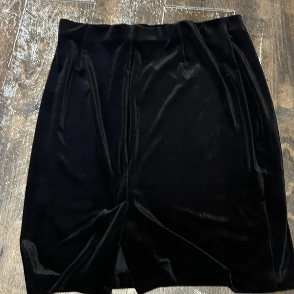 New Gretchen Scott Designs Black Velvet Mini Skirt Size‎ Large - Image 2