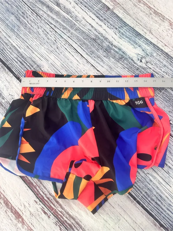 DSG High Rise Stride Performance Shorts in Tropical Print - Image 5