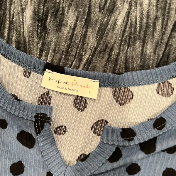 Blue Sleeveless Polka Dot Top Size L by perfect peach - Image 3