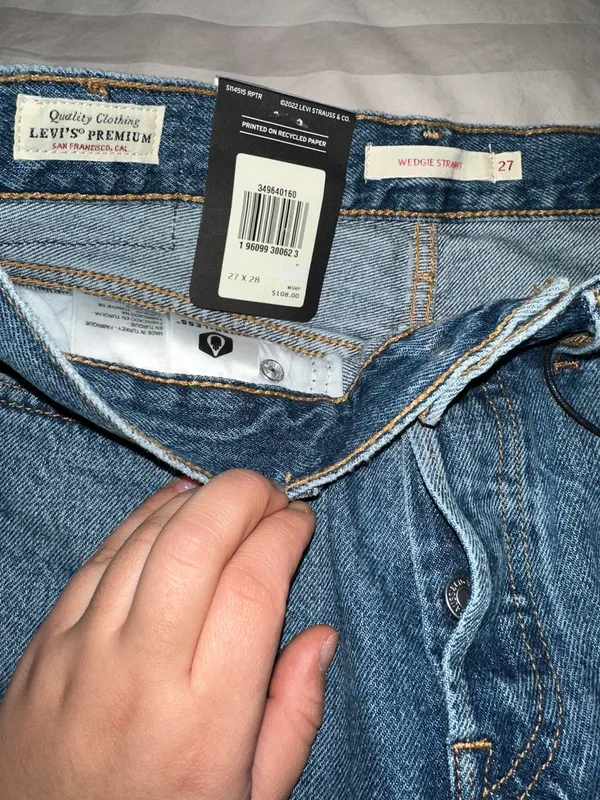 Levi's Wedgie Straight Jeans - Image 2