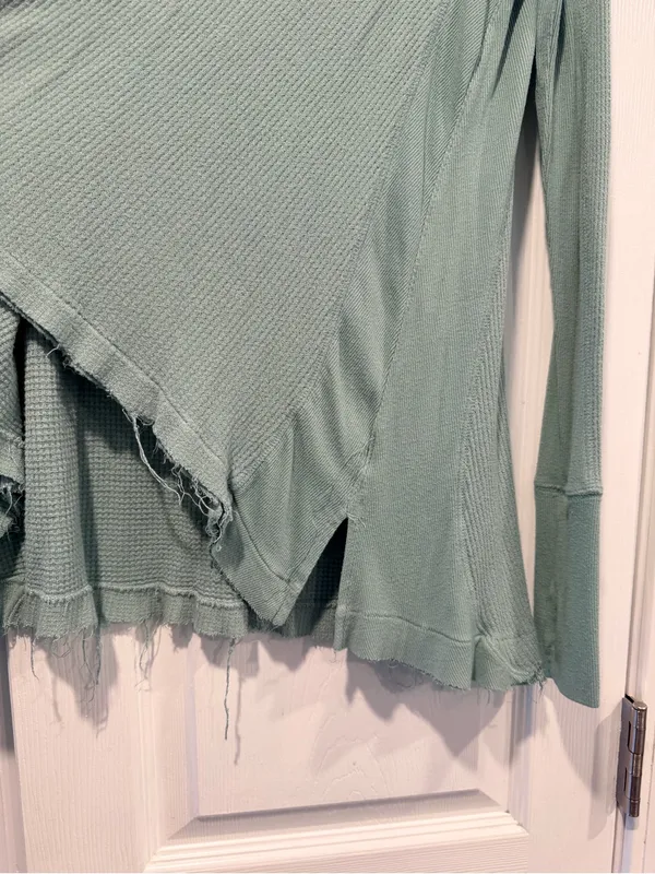 Free People We The Free Size XS Thermal Knit Top Sage Green Raw Hem Long Sleeve - Image 3