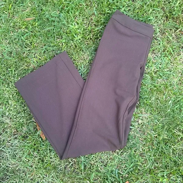 H&M brown flare mid-rise trousers. Size US 2. New with tags - Image 4