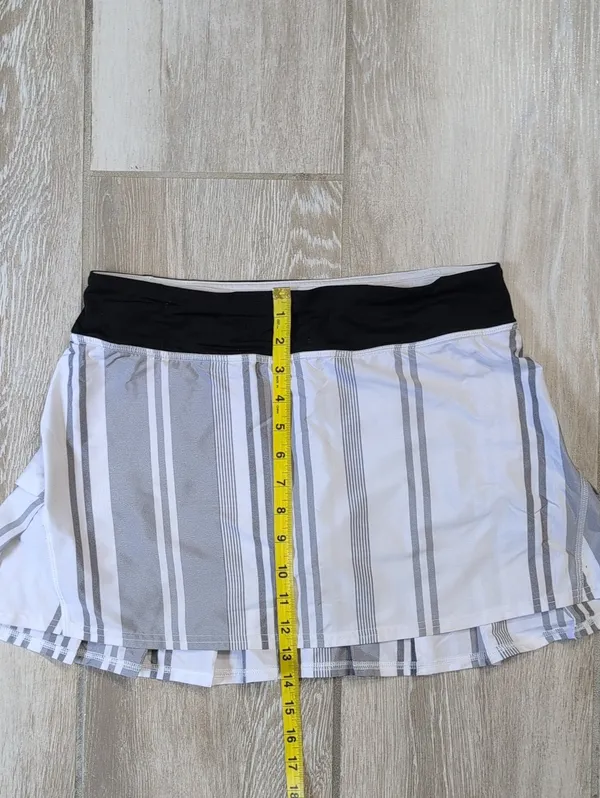 Lululemon Run Pace Setter Skort in Groovy Stripe Nimbus Size 6 W8301R - Image 8