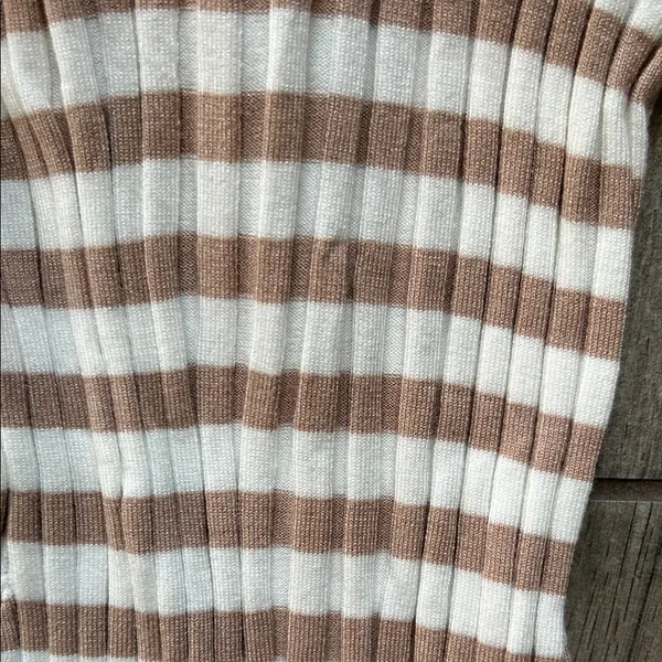 Chic Beige and White Striped Midi Dress - Image 4