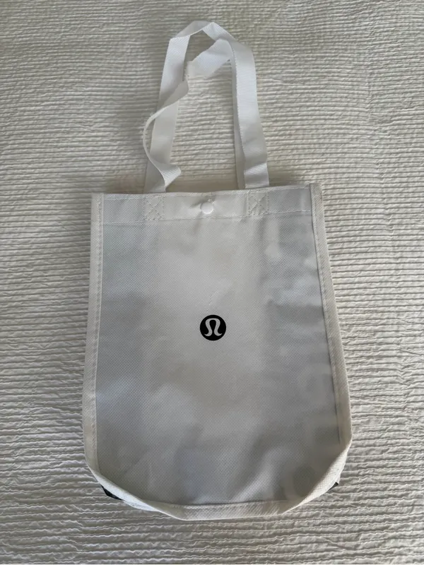 Lululemon empty shopping bag - Image 2
