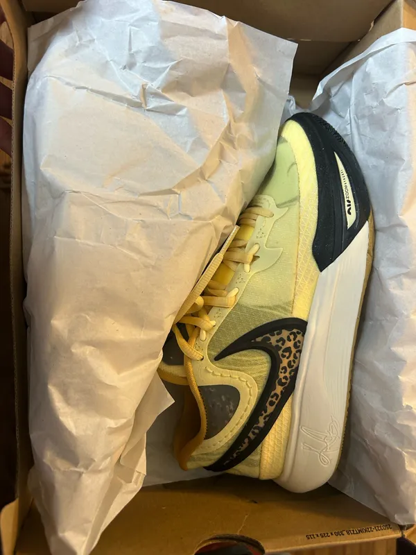 Nike Kyrie 8 Citron Tink Black Wheat Golf - Image 14
