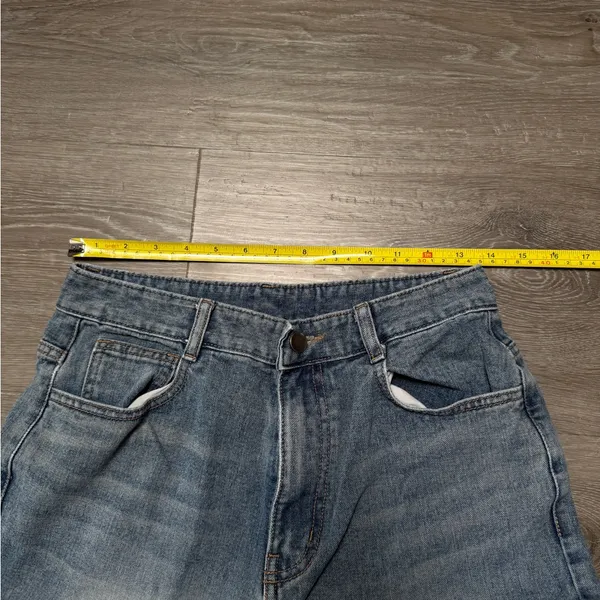 vintage baggy mom/boyfriend style blue jeans - Image 4
