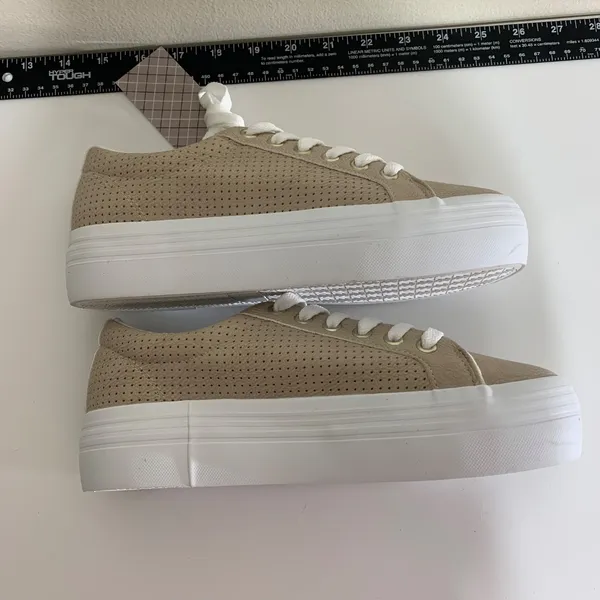 Women's Platform Sneakers Size 7 Beige Faux Leather Lace Up Comfort In Every Ste - Image 6
