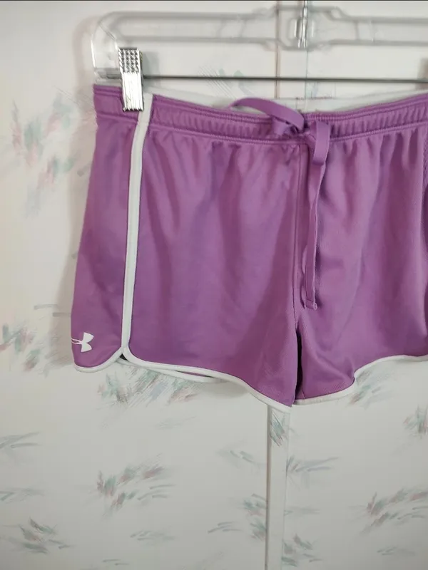 Under Armour Heatgear Purple Shorts M - Image 2
