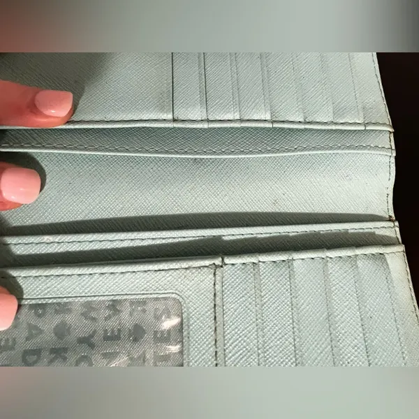 Pre-Loved Kate Spade Dana Large Slim Bifold Wallet - Image 10