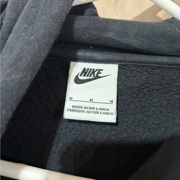 Nike sweatshirt - Image 2