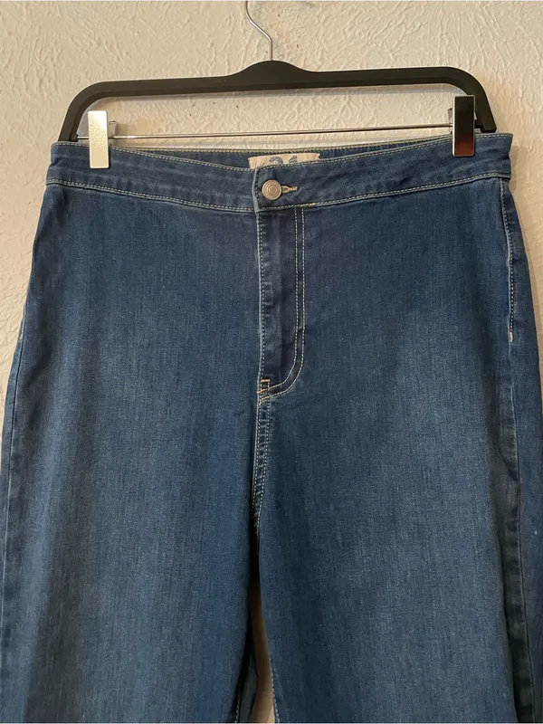 We The Free Blue Flare Wide Leg Jeans Size 31 - Image 3
