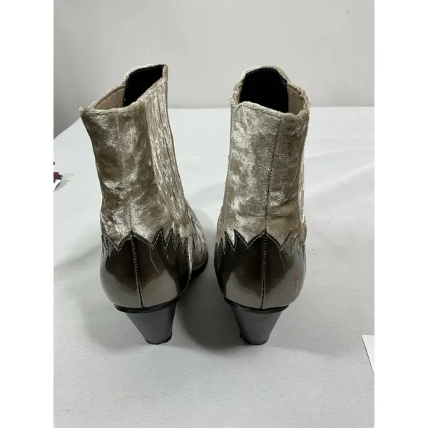 Womans Excellent Cape Robbin Kelsey Pull On Cowboy Ankle Boots 6 M Champagne - Image 4