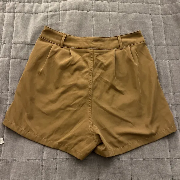Womens shein brand linen high waisted shorts - Image 2