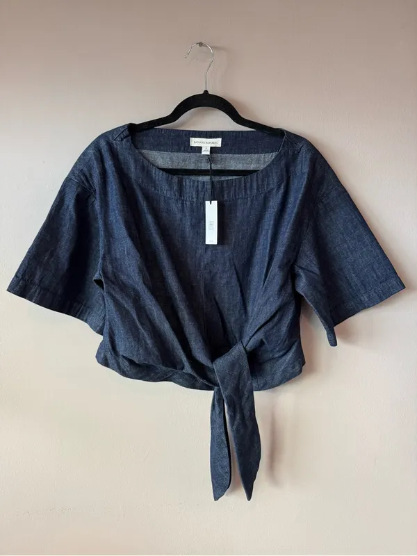 Banana Republic NWT Women’s Denim Cropped Tie Shirt Blouse Size Small - Image 2