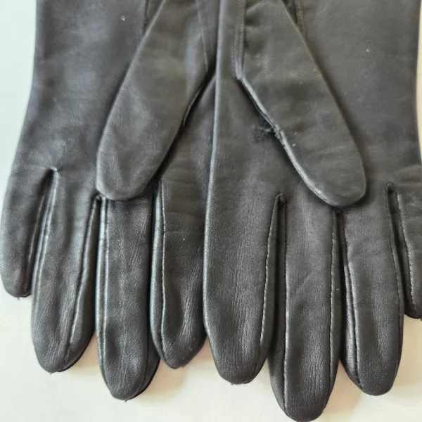 Leather vintage gloves black size 7 1/2 - Image 6