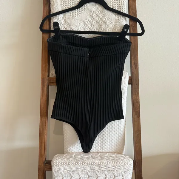 NWOT NBD From Revolve Zhora Black Ribbed Sweetheart Neckline Strapless Bodysuit - Image 7