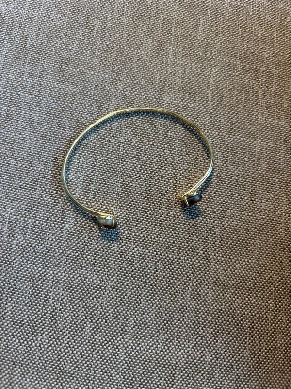 Kendra Scott Gold-tone Open Hair Cuff with Red Crystal Ends - Image 3