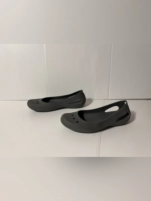 Crocs gray rubber slip on shoe women size 9 - Image 2