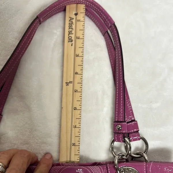 Coach Pink Tote Bag with Signature Design - Image 9