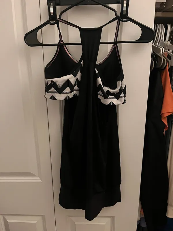 Lululemon 2-in-1 Tank Top and Bra - Image 4