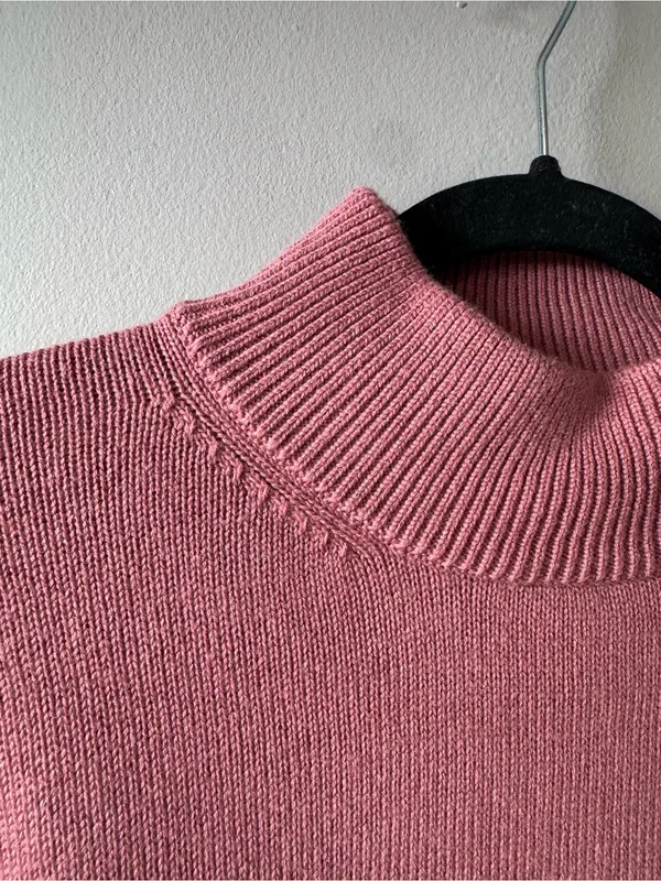 Wilfred Free Aritzia Women’s Merino Wool Mauve Mock Neck Sweater Medium - Image 4