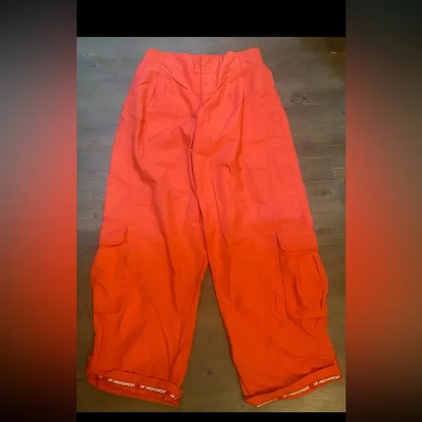 Free People Movement mesmerize me cargo pants. Size medium - Image 5