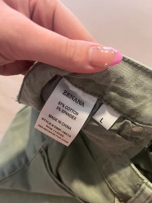 Zenana Outfitters Green Stretchy Jean Shorts - Image 3