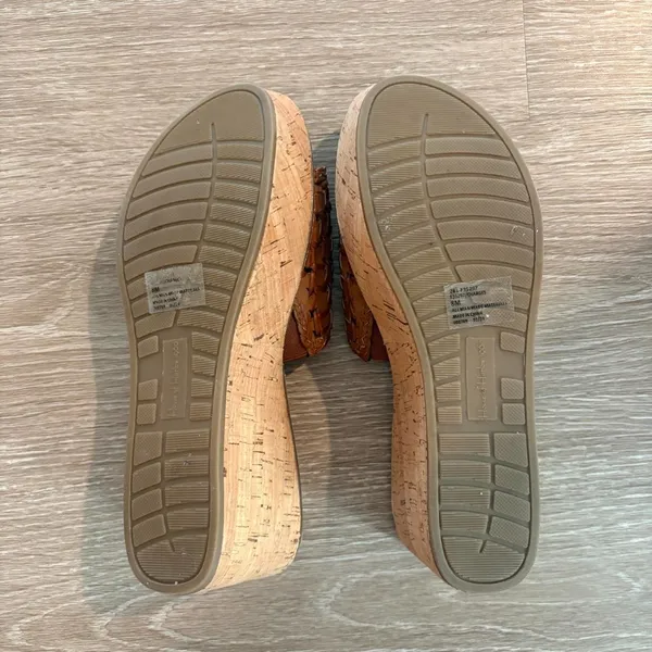 House of Harlow Women's Brown and Tan Sandals - Image 2