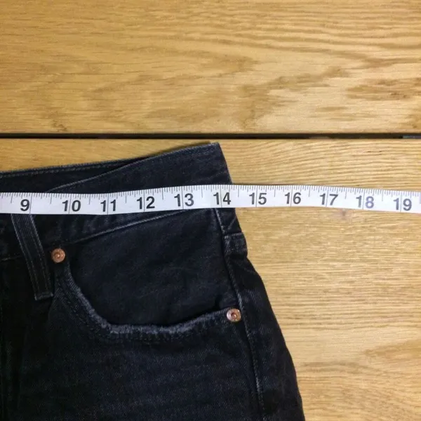 Levi’s 501 raw hem black buttonfly shorts 27 - Image 2