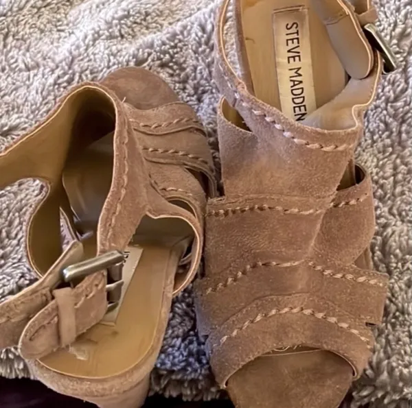 Steve Madden "Ricki" Boho Tan Suede Platform Sandals - Image 3